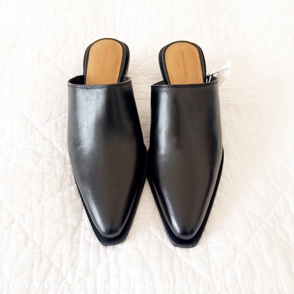NEW Banana Republic Black Mules 7 NIB - Picture 4 of 10